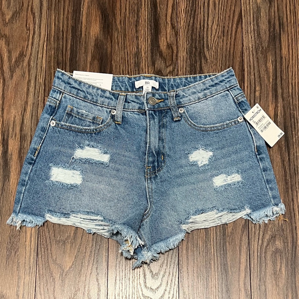 NEW BP Nordstrom High Rise Distressed Shorts Size 26